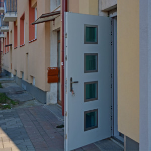ADLO - Exterirov Termo dvere ZENEX, pancierov Termo trojsklo P554, bon vchod do predajne