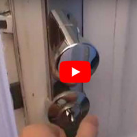 Zákazník chcel vedieť, koľko vydržia jeho drevené - masívne dvere. Zákazník chcel vedieť, koľko vydržia jeho drevené - masívne dvere.