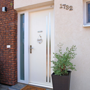 Exteri�rov� Termo dvere ADUO, Li�tov� atyp, li�ty anticor, v��ka 220cm, bo�n� svetl�k