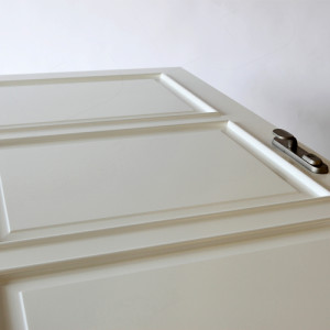 ADLO - Bezpe�nostn� dvere TESIM, design dver� kazetov� KN-200, povrch dver� striekan� Color