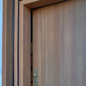 ADLO - Bezpenostn dvere TEDUO, Termo exterir, trojsklo svetlky, detail obloenie zrubne