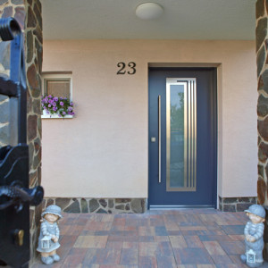 Bezpe�nostn� dvere ADUO, design NOBLESSE Dalia 003, Exteri�rov� Termo, Madlo zvisl� Obl� O-1200