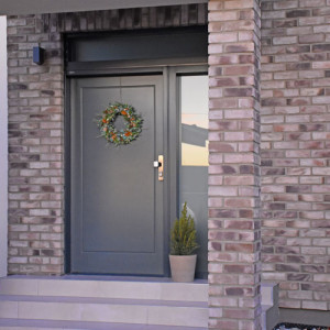 Exteri�rov� Termo dvere ZENEL, profilov� design F100, povrch dver� RAL 7024 a svetl�ky