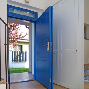 ADLO - Exterirov Termo dvere TEJEN, profilov design F350, povrch dver RAL 5007 a nadsvetlk