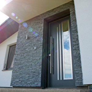 ADLO - Exterirov Termo dvere Tesim, Presklen PS370, atyp madlo, povrch dver RAL 7015
