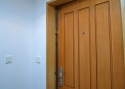ADLO - Bezpečnostné dvere Aduo, design Profilové Dyha DUB, Drevodekor zárubne, bezpečnostná páka