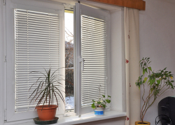 ADLO - Bezpenostn okno, detail uzamykac mechanizmus okna